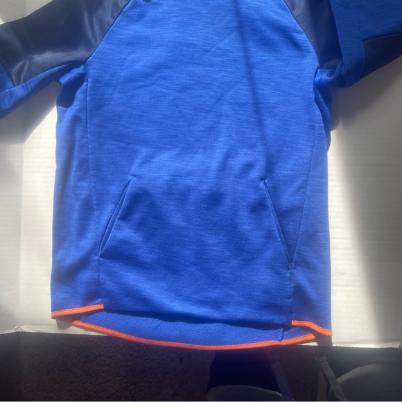 Boy hoodie size 12 - Picture 5 of 11